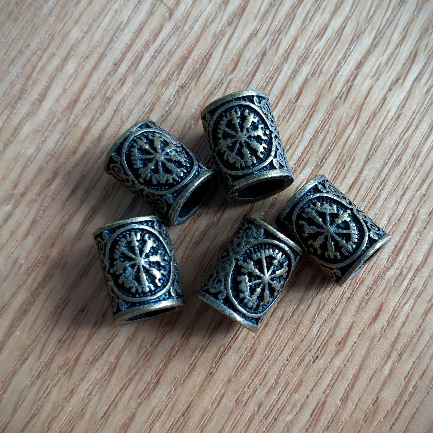 Korálky kovové Ragnar