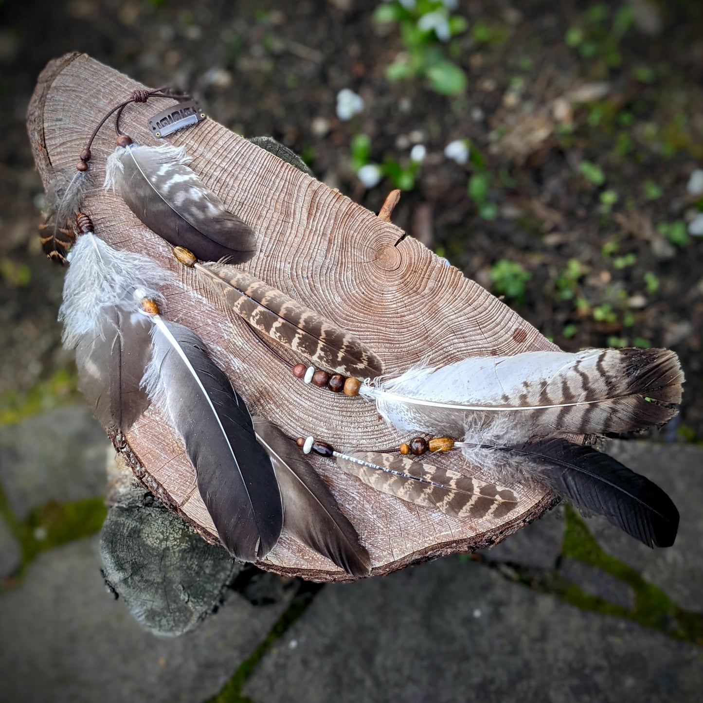 Ennorath hair feathers