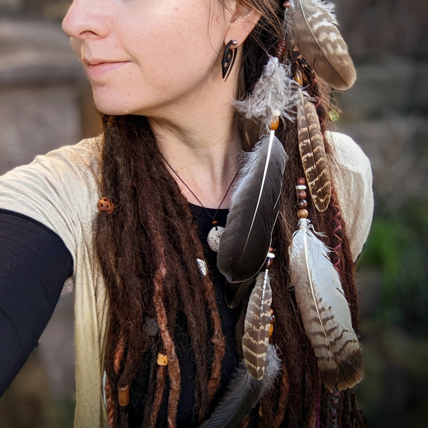 Ennorath hair feathers