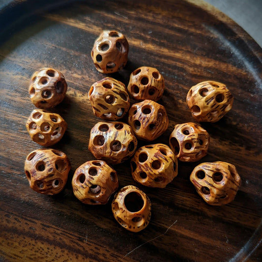 Hazelnut beads