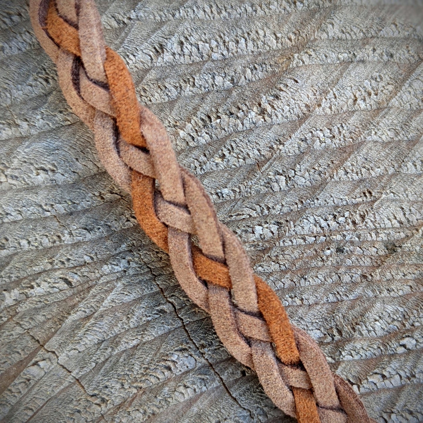 Peříčková čelenka Neinilii