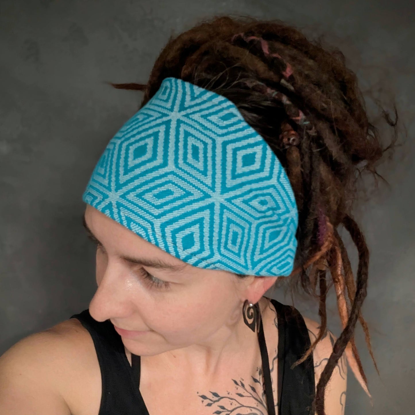 Šátková čelenka Cube