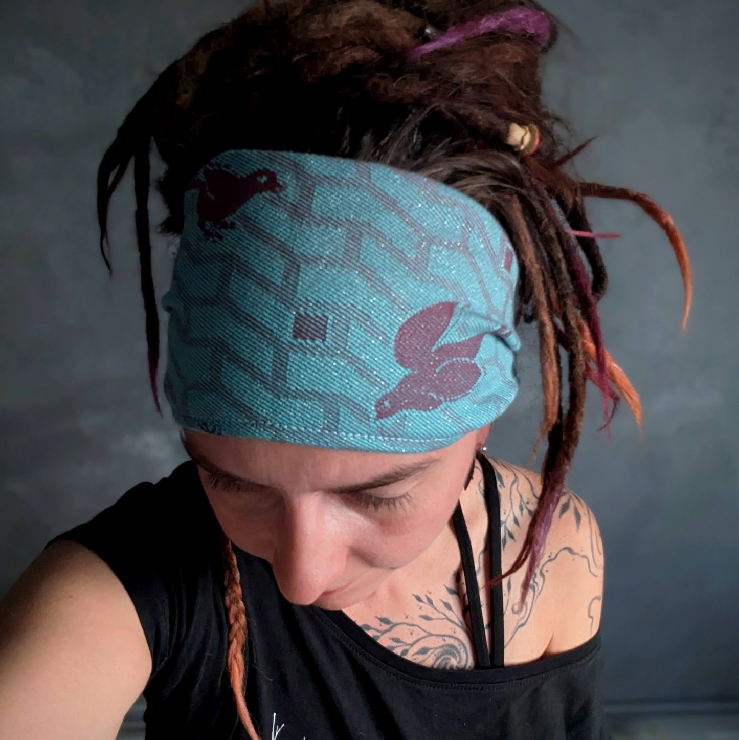 Šátková čelenka Birds hnědá