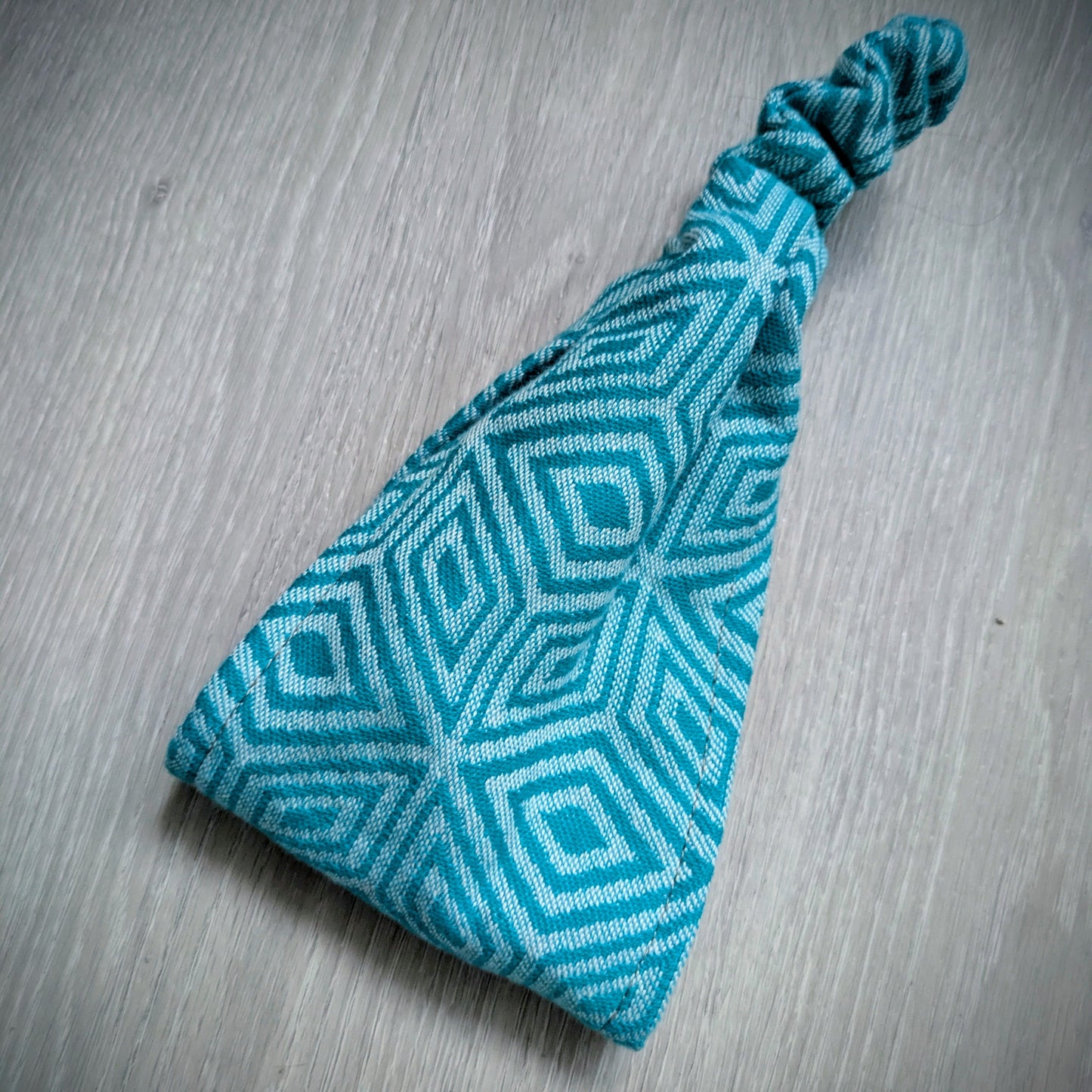 Šátková čelenka Cube