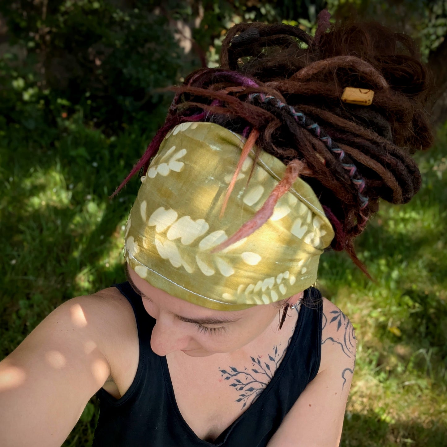 Šátková čelenka drobné lístky