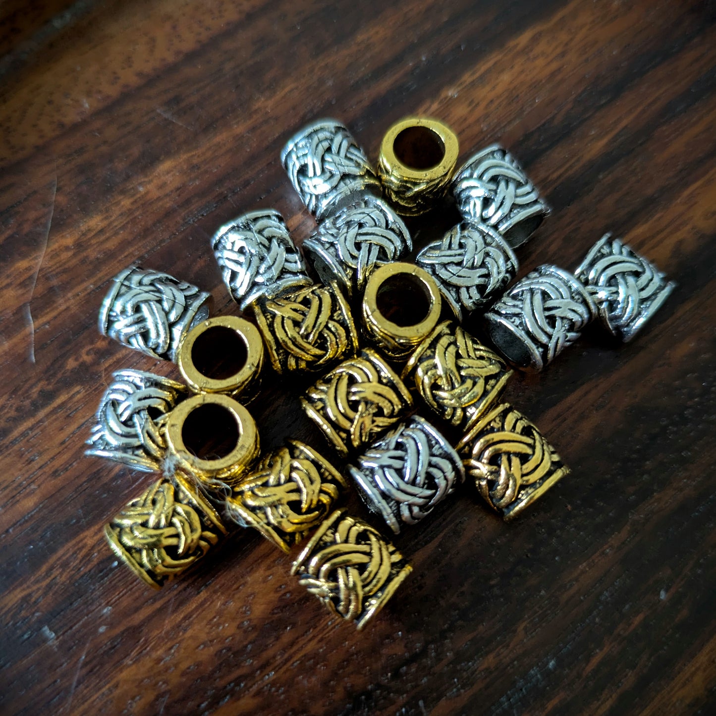 Korálky kovové celtic knot