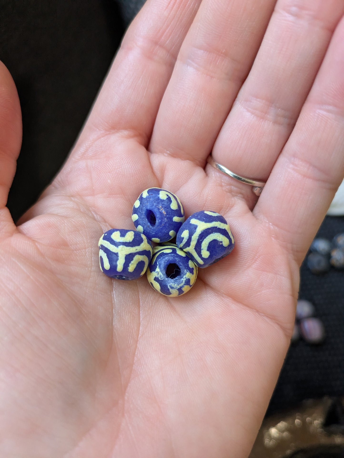 Africké "krobo" korálky oválky