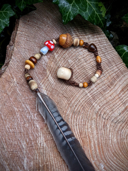 Dread bead toadstool with feather 1 (0.7 cm)