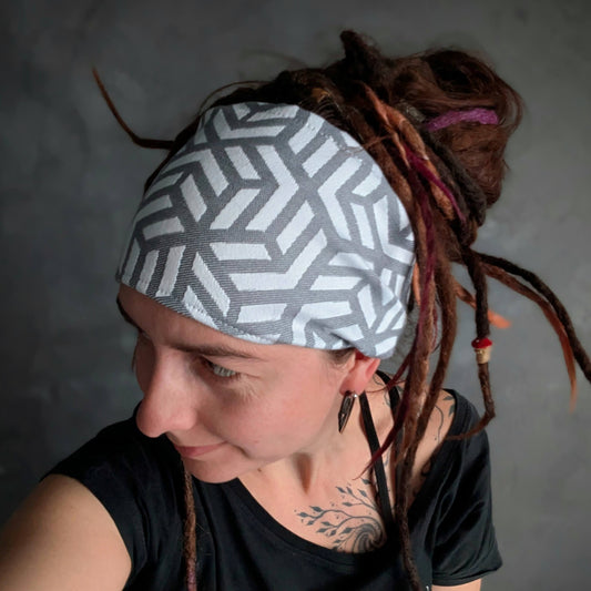 Šátková čelenka Geometrie bílá