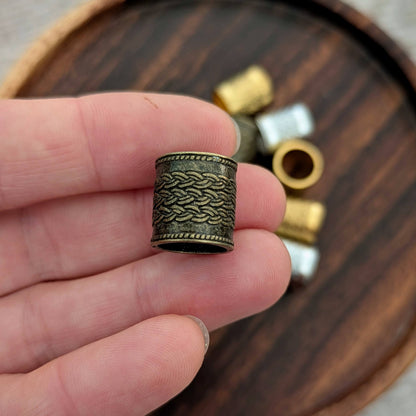 Metal triquetra beads (silver)