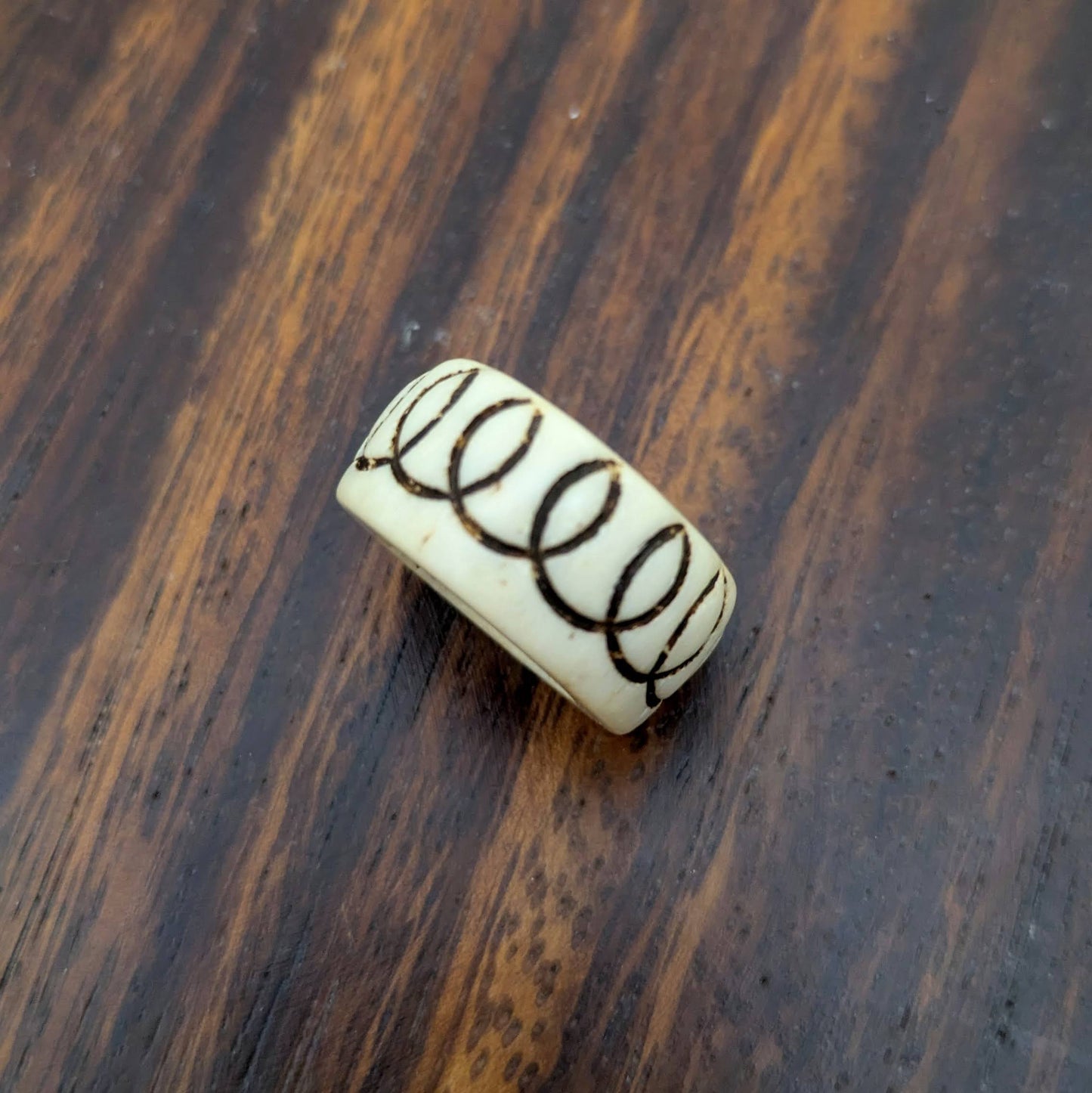 Korálek kostěný kličky