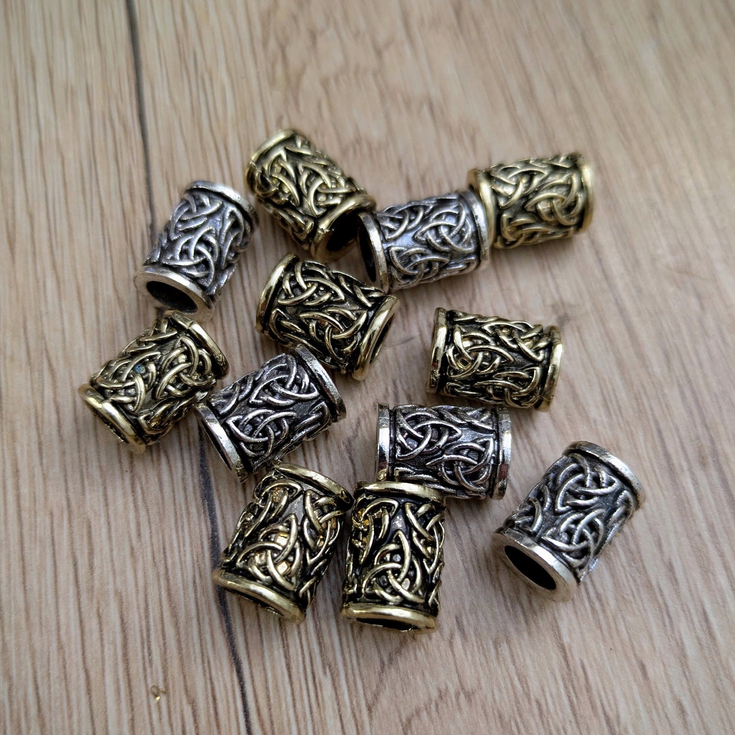 Korálky kovové Lagertha