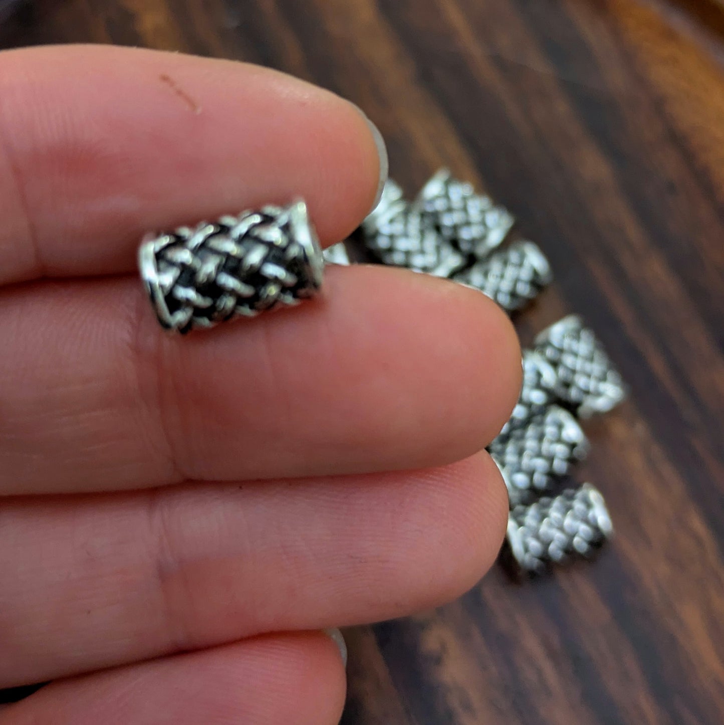 Korálky kovové síť