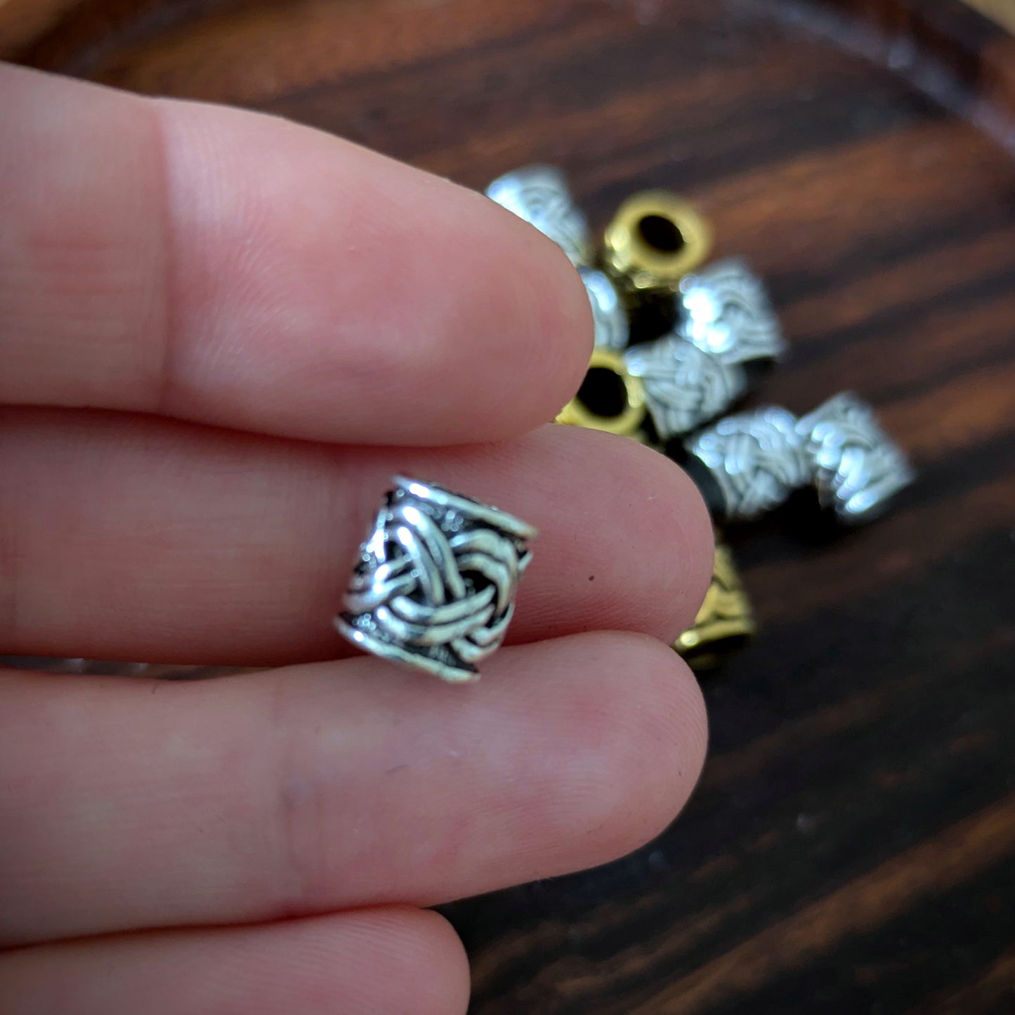 Korálky kovové celtic knot